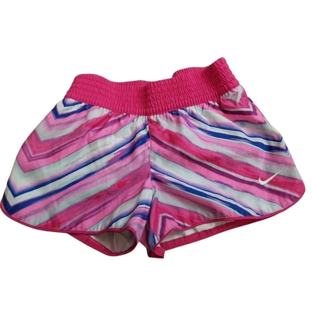 Nike activewear shorts M8